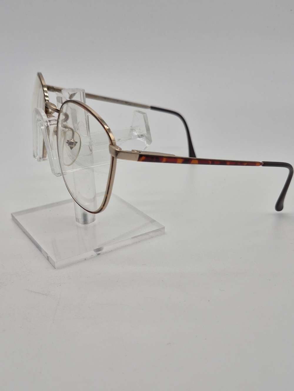 GUESS Eyeglass Frames